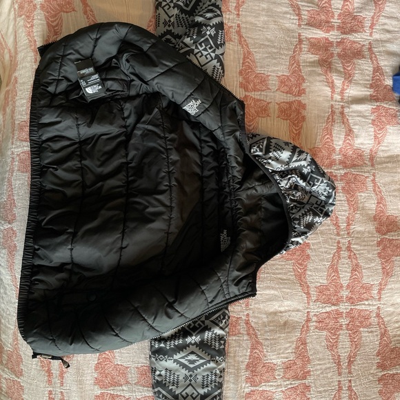 Kids North-face Perrito Reversible Coat size 5 - Picture 4 of 4